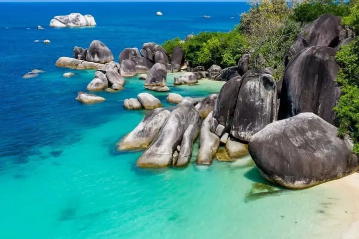 7 Hidden Gems Belitung yang Wajib Dikunjungi, Bukan Cuma Pulau Lengkuas